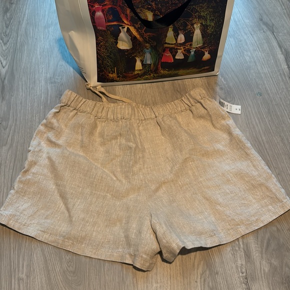 Sail linen little moon shorts from Aritzia in beige NWT SOLD OUT - Picture 6 of 6